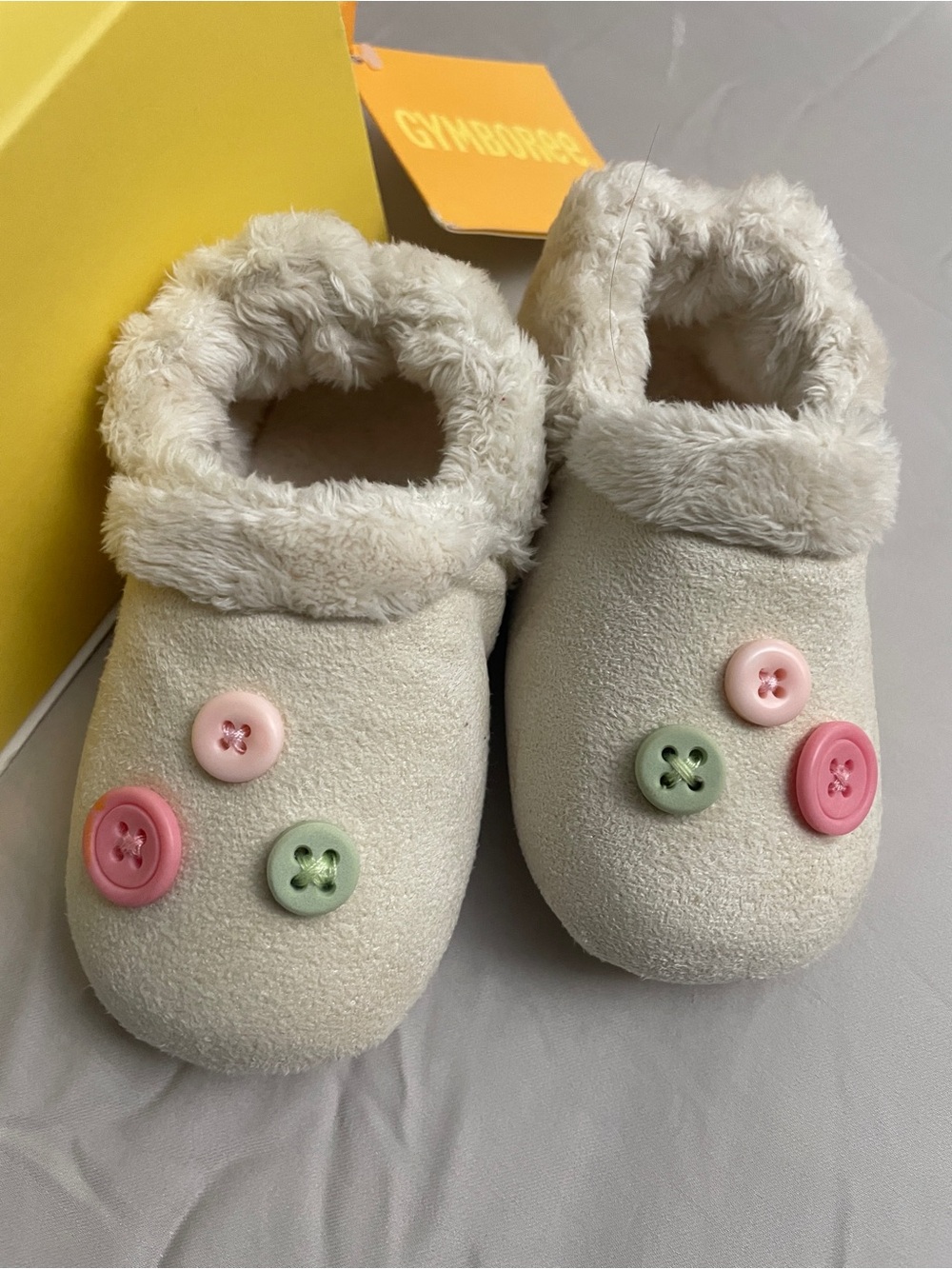NWT Gymboree Cream Plush Baby Slip-On Booties with Pastel Button Baby Sz 4